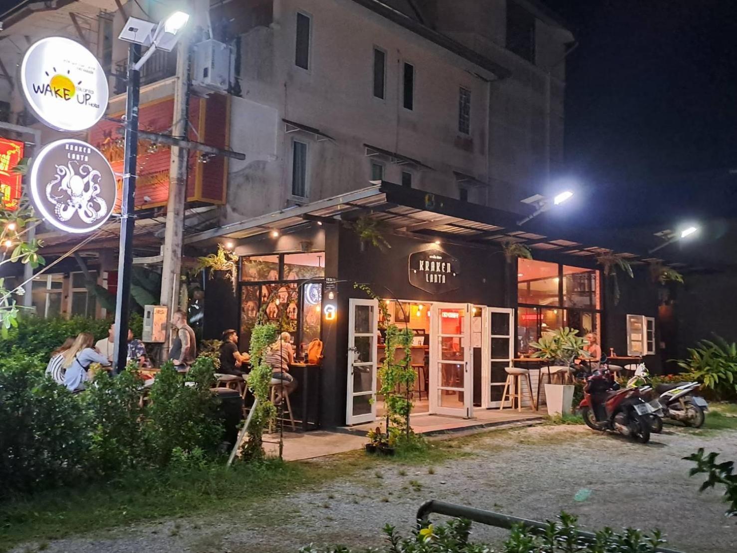 Wake Up @Lanta Hotel : Cafe Koh Lanta Exterior photo