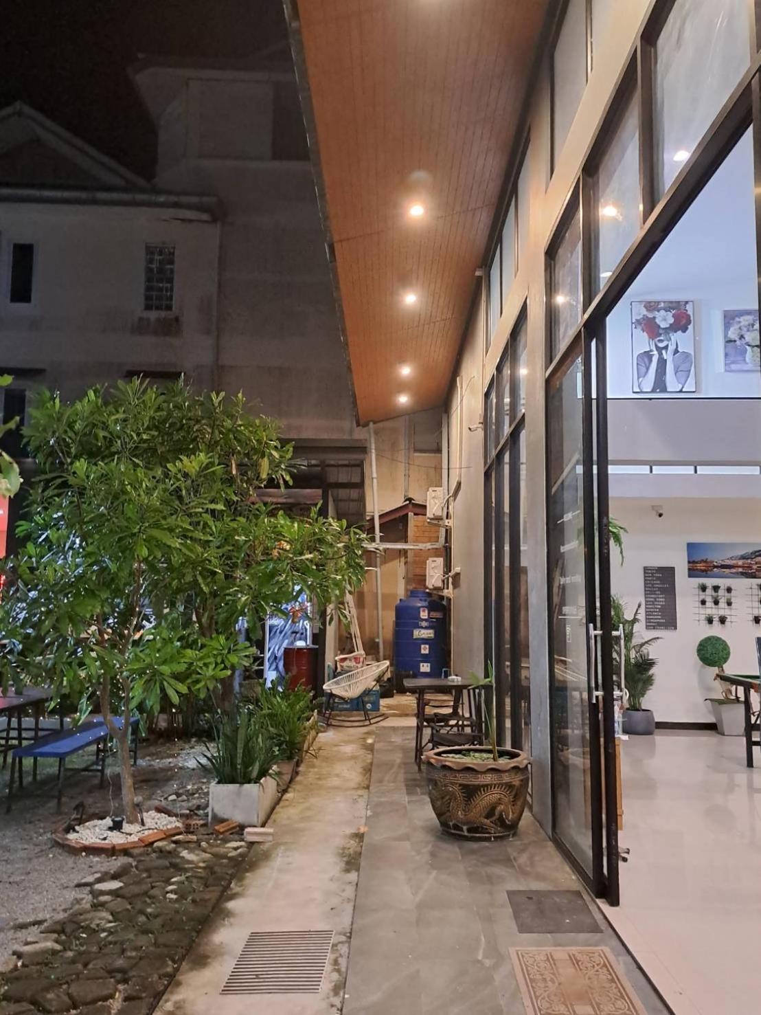 Wake Up @Lanta Hotel : Cafe Koh Lanta Exterior photo
