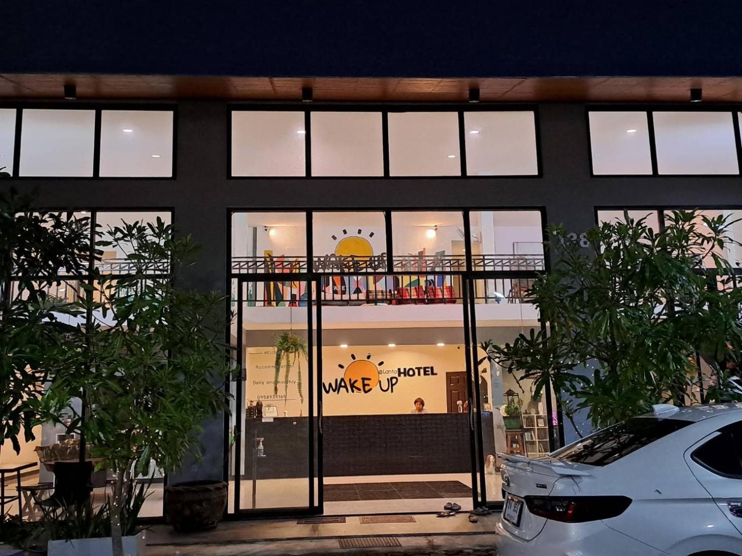 Wake Up @Lanta Hotel : Cafe Koh Lanta Exterior photo